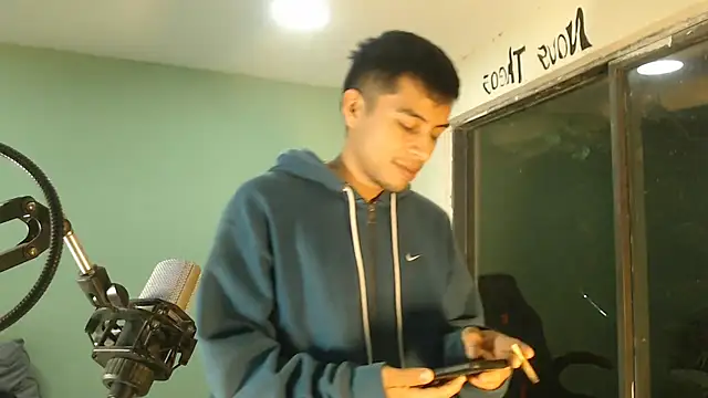 Snapshot of danielitopapuu chatting on February 15, 2026, 6:21 am danielitopapuu online show from February 15, 2026, 6:21 am