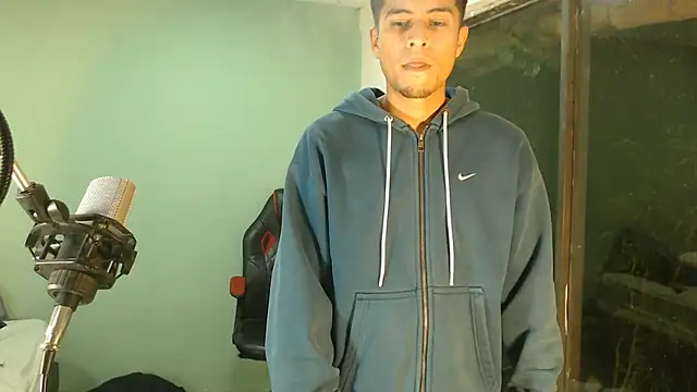 Snapshot of danielitopapuu chatting on February 15, 2026, 7:51 am danielitopapuu online show from February 15, 2026, 7:51 am