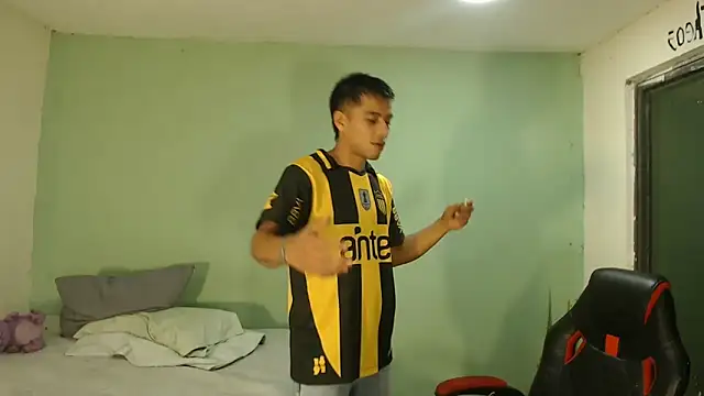 Snapshot of danielitopapuu chatting on February 26, 2026, 12:09 am danielitopapuu online show from February 26, 2026, 12:09 am