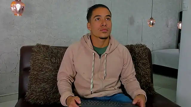Bryson Collins  online show from January 13, 2025, 11:19 am