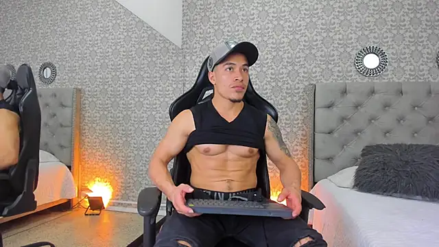Bryson Collins  online show from January 16, 2025, 2:09 am