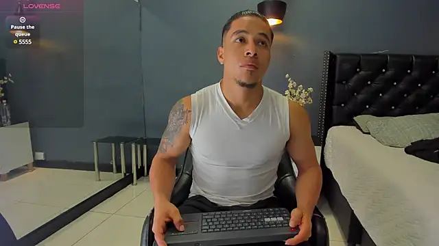 Bryson Collins  online show from February 12, 2025, 11:07 am