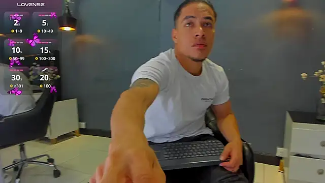 Bryson Collins  online show from February 28, 2025, 11:14 am