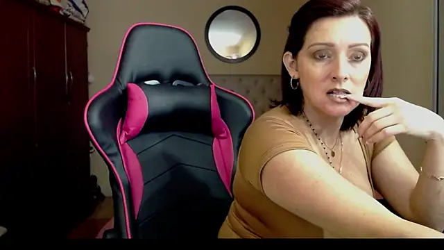 Snapshot of Carol_Scottt chatting on January 25, 2025, 7:39 pm Carol Scottt online show from January 25, 2025, 7:39 pm