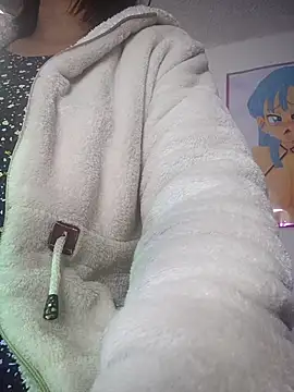 Snapshot of Mishka__ chatting on April 14, 2026, 10:38 pm Mishka online show from April 14, 2026, 10:38 pm