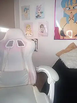 Snapshot of Mishka__ chatting on April 25, 2026, 8:17 pm Mishka online show from April 25, 2026, 8:17 pm