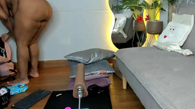 Yiseth 02 online show from December 19, 2025, 11:28 am