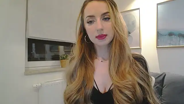 JulietteDiamond online show from February 9, 2025, 9:39 pm