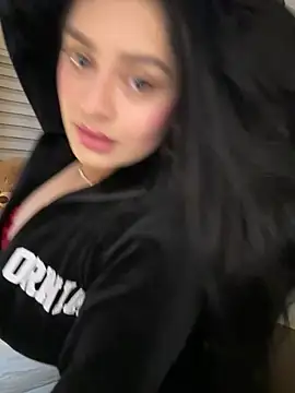 sarasoto 1 online show from March 28, 2026, 2:11 am