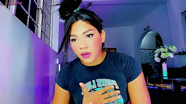 Snapshot of Oficial_angela chatting on December 17, 2024, 6:13 am Oficial angela online show from December 17, 2024, 6:13 am