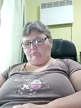 Snapshot of AlenushkaGold chatting on September 15, 2025, 9:20 am AlenushkaGold online show from September 15, 2025, 9:20 am