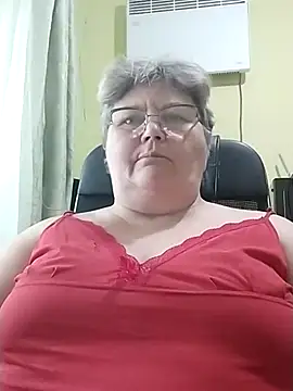 Snapshot of AlenushkaGold chatting on September 28, 2025, 8:42 am AlenushkaGold online show from September 28, 2025, 8:42 am