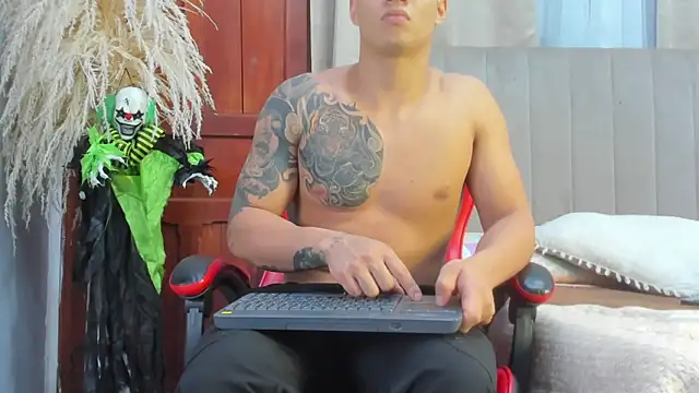 angel adamx online show from October 18, 2025, 3:31 am