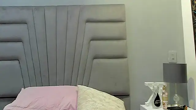 angel adamx online show from November 18, 2025, 3:34 am