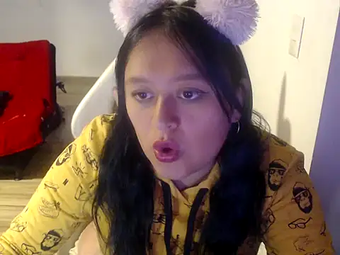 Snapshot of Dahiana_Rous chatting on February 4, 2026, 2:45 pm Dahiana Rous online show from February 4, 2026, 2:45 pm