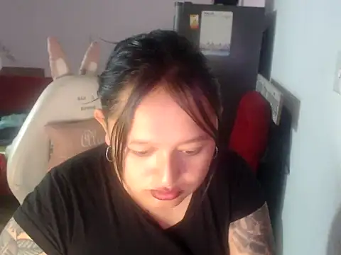 Snapshot of Dahiana_Rous chatting on February 16, 2026, 1:40 pm Dahiana Rous online show from February 16, 2026, 1:40 pm