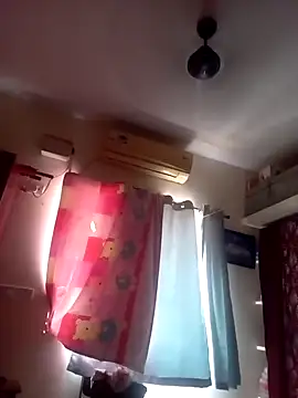 Snapshot of Aishu-tamil09 chatting on December 10, 2024, 2:16 am Aishu-tamil09 online show from December 10, 2024, 2:16 am