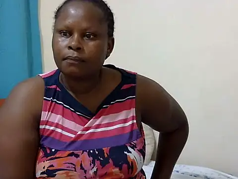 Snapshot of Pretty_lilly02 chatting on February 14, 2026, 12:07 am Pretty lilly02 online show from February 14, 2026, 12:07 am