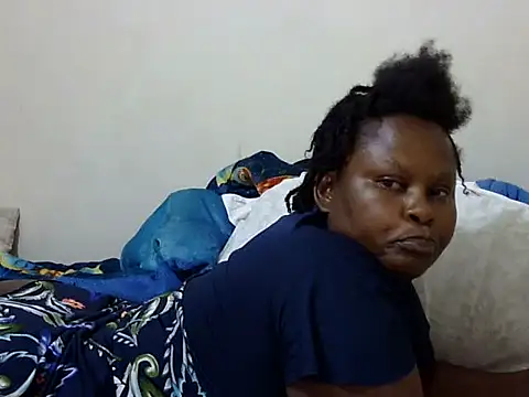 Snapshot of Pretty_lilly02 chatting on April 7, 2026, 7:42 am Pretty lilly02 online show from April 7, 2026, 7:42 am