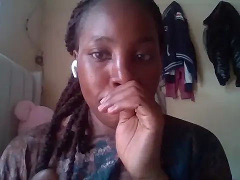 Queen loveer online show from November 4, 2025, 10:58 am