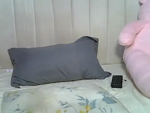 Queen loveer online show from November 10, 2025, 10:20 pm