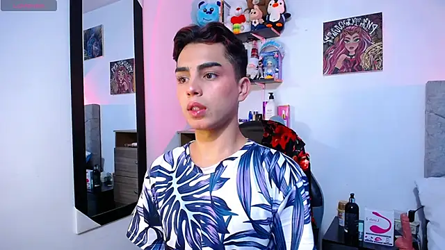 Snapshot of OwenBluee chatting on February 3, 2026, 6:22 am OwenBluee online show from February 3, 2026, 6:22 am