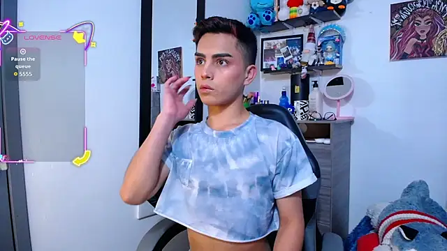 Snapshot of OwenBluee chatting on February 25, 2026, 6:56 am OwenBluee online show from February 25, 2026, 6:56 am