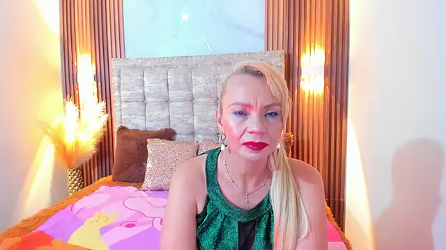 Snapshot of AnastasiaTaylor_ chatting on February 18, 2025, 2:38 am AnastasiaTaylor online show from February 18, 2025, 2:38 am