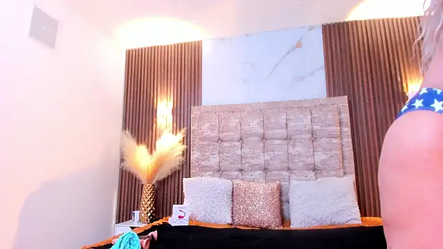 Snapshot of AnastasiaTaylor_ chatting on October 17, 2025, 3:20 am AnastasiaTaylor online show from October 17, 2025, 3:20 am