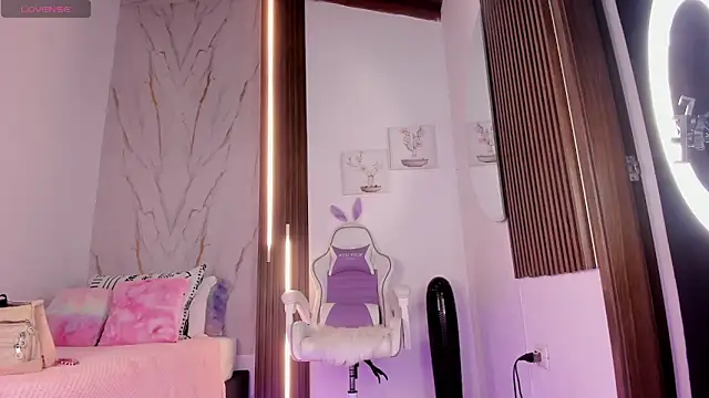 Snapshot of mia_six66 chatting on November 4, 2025, 11:42 am mia six66 online show from November 4, 2025, 11:42 am