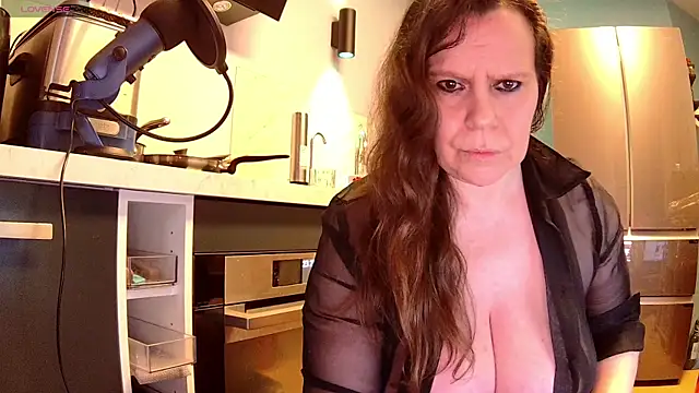 Snapshot of Endrocleia chatting on February 22, 2025, 10:31 pm Endrocleia online show from February 22, 2025, 10:31 pm