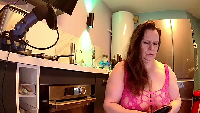 Snapshot of Endrocleia chatting on February 25, 2025, 10:07 pm Endrocleia online show from February 25, 2025, 10:07 pm