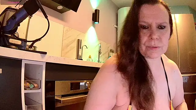 Snapshot of Endrocleia chatting on March 8, 2025, 7:53 pm Endrocleia online show from March 8, 2025, 7:53 pm