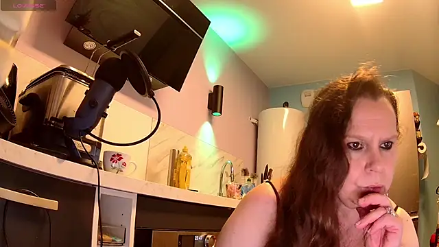 Snapshot of Endrocleia chatting on September 15, 2025, 9:48 pm Endrocleia online show from September 15, 2025, 9:48 pm