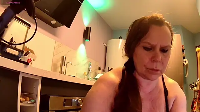 Snapshot of Endrocleia chatting on October 6, 2025, 9:56 pm Endrocleia online show from October 6, 2025, 9:56 pm