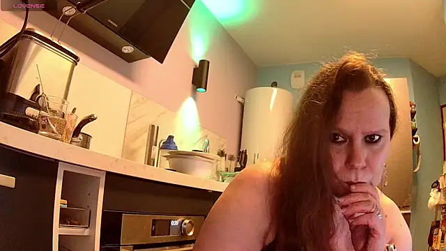 Snapshot of Endrocleia chatting on November 16, 2025, 11:21 pm Endrocleia online show from November 16, 2025, 11:21 pm