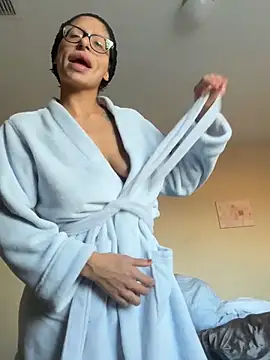 Snapshot of myloveforyouu chatting on October 1, 2025, 1:06 pm myloveforyouu online show from October 1, 2025, 1:06 pm