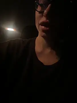 Snapshot of myloveforyouu chatting on October 4, 2025, 6:44 am myloveforyouu online show from October 4, 2025, 6:44 am