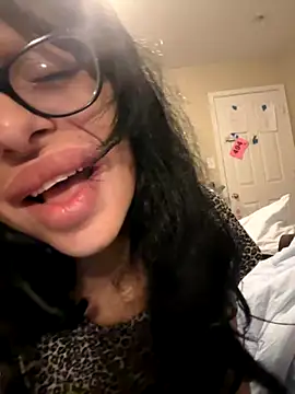 Snapshot of myloveforyouu chatting on November 19, 2025, 1:22 pm myloveforyouu online show from November 19, 2025, 1:22 pm