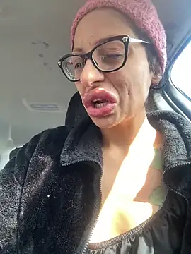 Snapshot of myloveforyouu chatting on December 14, 2025, 5:40 pm myloveforyouu online show from December 14, 2025, 5:40 pm