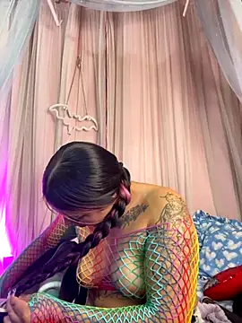 Snapshot of Ivann4 chatting on October 15, 2025, 8:53 pm Ivann4 online show from October 15, 2025, 8:53 pm