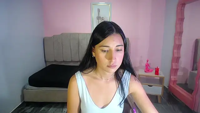 lizzyluk ch online show from October 28, 2025, 4:42 pm