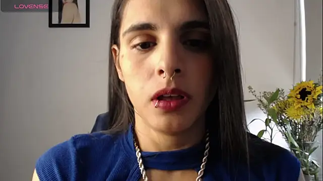Snapshot of alma_violeta chatting on February 1, 2025, 8:58 pm alma violeta online show from February 1, 2025, 8:58 pm