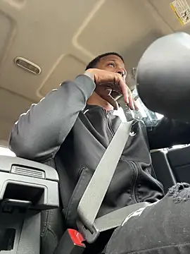 rayyymack online show from April 1, 2026, 5:43 pm