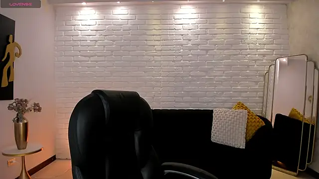 Snapshot of ValeriaRiveraX chatting on November 2, 2025, 11:51 pm ValeriaRiveraX online show from November 2, 2025, 11:51 pm