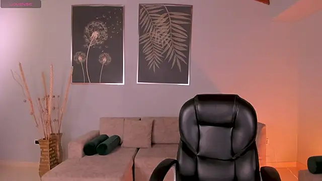 Snapshot of ValeriaRiveraX chatting on December 14, 2025, 4:40 am ValeriaRiveraX online show from December 14, 2025, 4:40 am