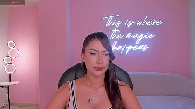 ArianaDumont online show from July 3, 2026, 11:05 am