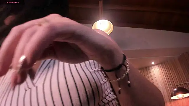 KatieStonne online show from November 21, 2025, 3:16 am