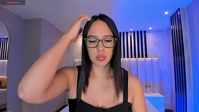 Snapshot of KatieStonne chatting on February 15, 2026, 4:58 pm KatieStonne online show from February 15, 2026, 4:58 pm