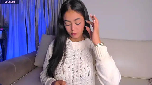 azzahara069 online show from October 9, 2025, 3:26 am